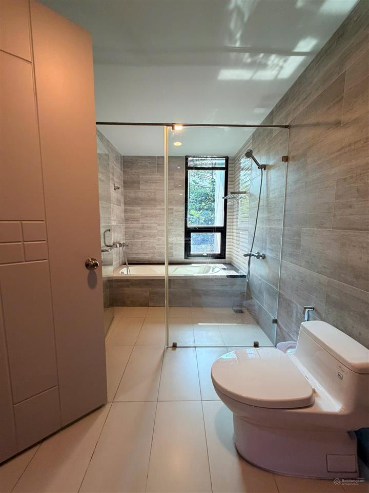 Cho thuê nhà 4 tầng căn góc 2 mặt tiền đối diện trường cấp 2 cát lái, 344.5 m2, 25 triệu/tháng
