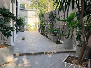 Cho thuê nhà 4 tầng căn góc 2 mặt tiền đối diện trường cấp 2 cát lái, 344.5 m2, 25 triệu/tháng