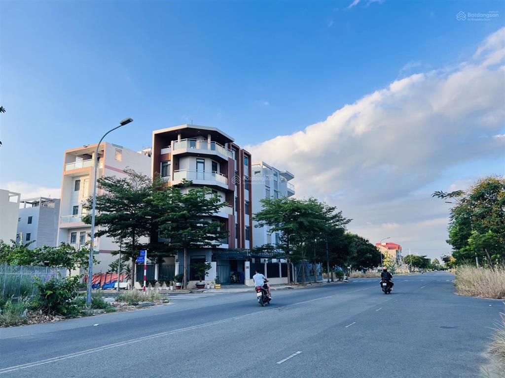 Bán nhà 4 tầng thuộc ventura cát lái, đường 14 mét, dt 7x17m, sổ hồng, 14.5 tỷ