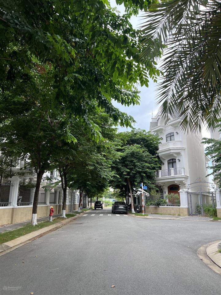 Bán biệt thự đơn lập victoria village, dt 15x20m, 4 tầng, sổ hồng, nhà thô dễ dàng thiết kế