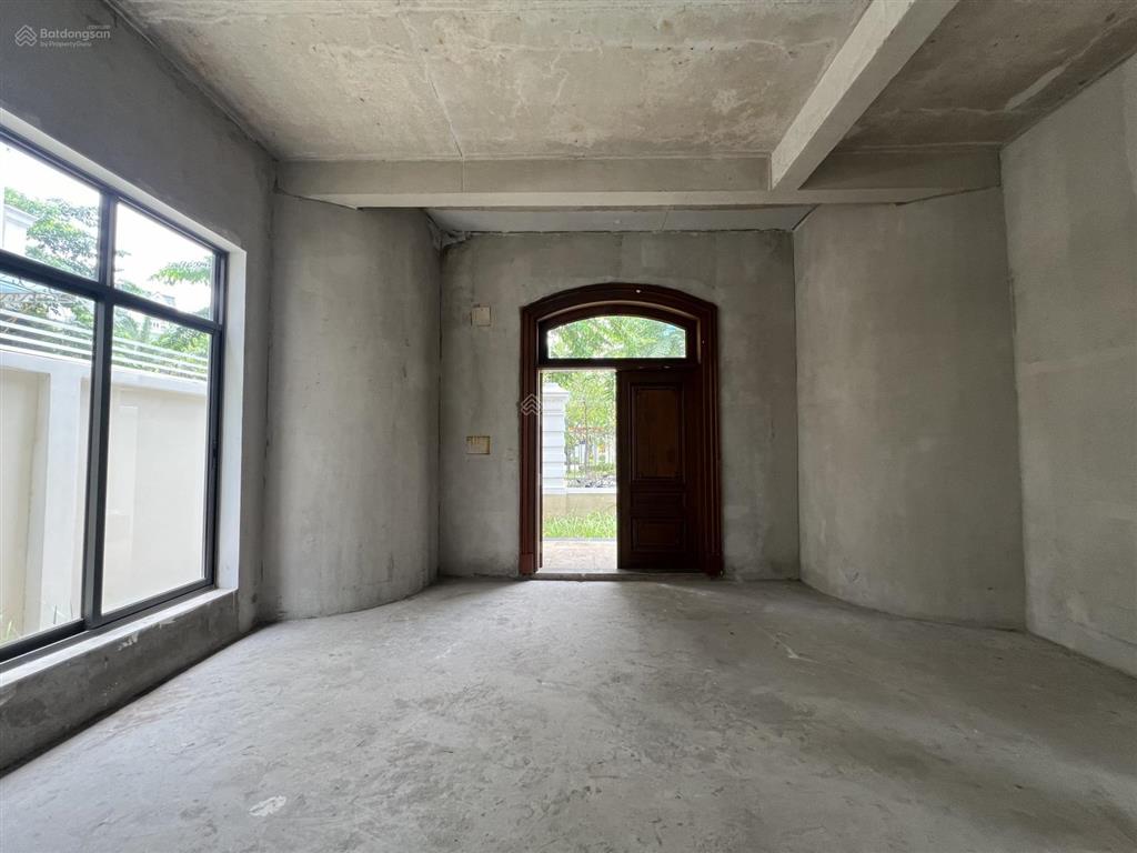 Bán biệt thự đơn lập victoria village, dt 15x20m, 4 tầng, sổ hồng, nhà thô dễ dàng thiết kế