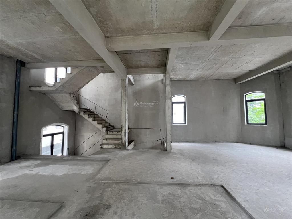 Bán biệt thự đơn lập victoria village, dt 15x20m, 4 tầng, sổ hồng, nhà thô dễ dàng thiết kế