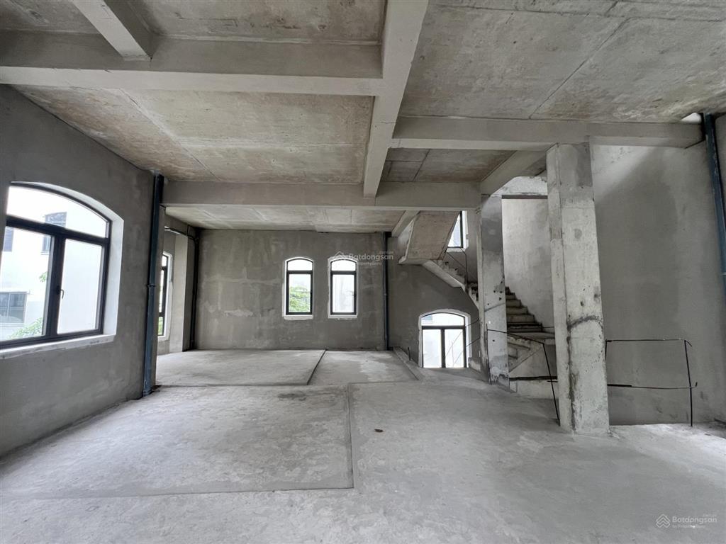 Bán biệt thự đơn lập victoria village, dt 15x20m, 4 tầng, sổ hồng, nhà thô dễ dàng thiết kế