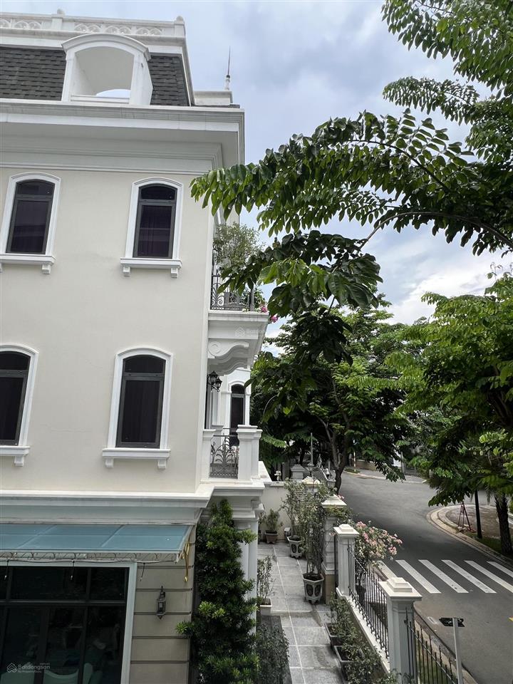 Bán biệt thự đơn lập victoria village, dt 15x20m, 4 tầng, sổ hồng, nhà thô dễ dàng thiết kế