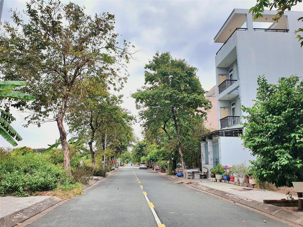 Bán đất sổ đỏ cát lái, dt 5x20m, hướng tây nam, đường 48 mét tương lai thông vành đai 2 võ chí công