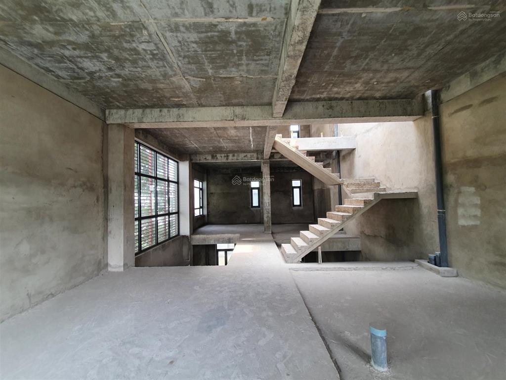 Bán biệt thự phố đông village, dt 9,5x20m, 3 tầng, sổ hồng, bán 18 tỷ