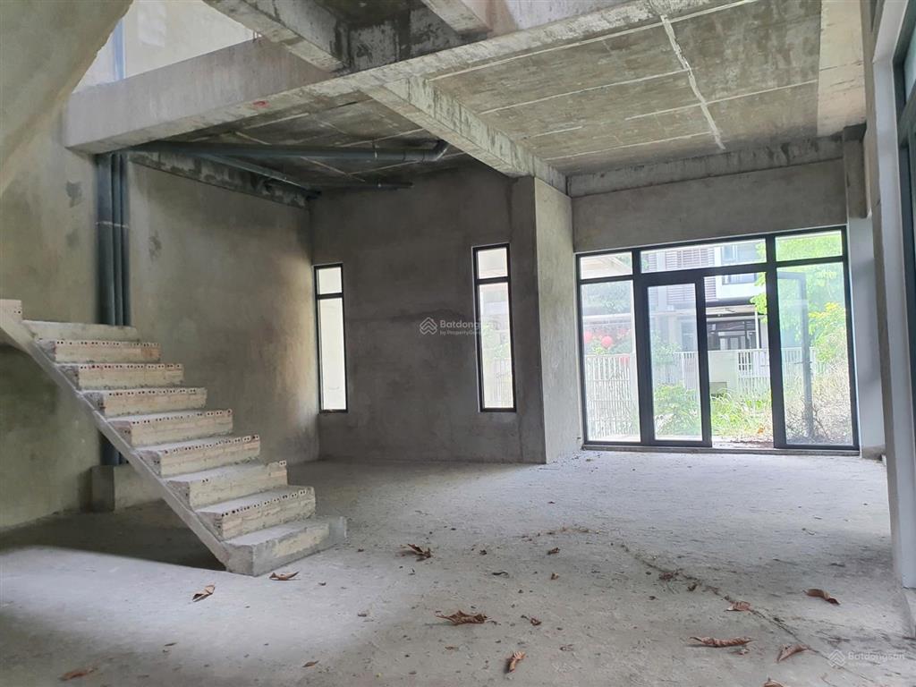 Bán biệt thự phố đông village, dt 9,5x20m, 3 tầng, sổ hồng, bán 18 tỷ