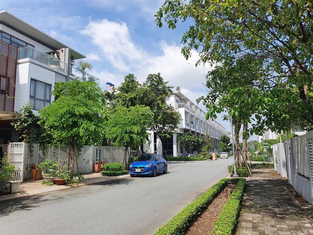 Bán biệt thự phố đông village, dt 9,5x20m, 3 tầng, sổ hồng, bán 18 tỷ