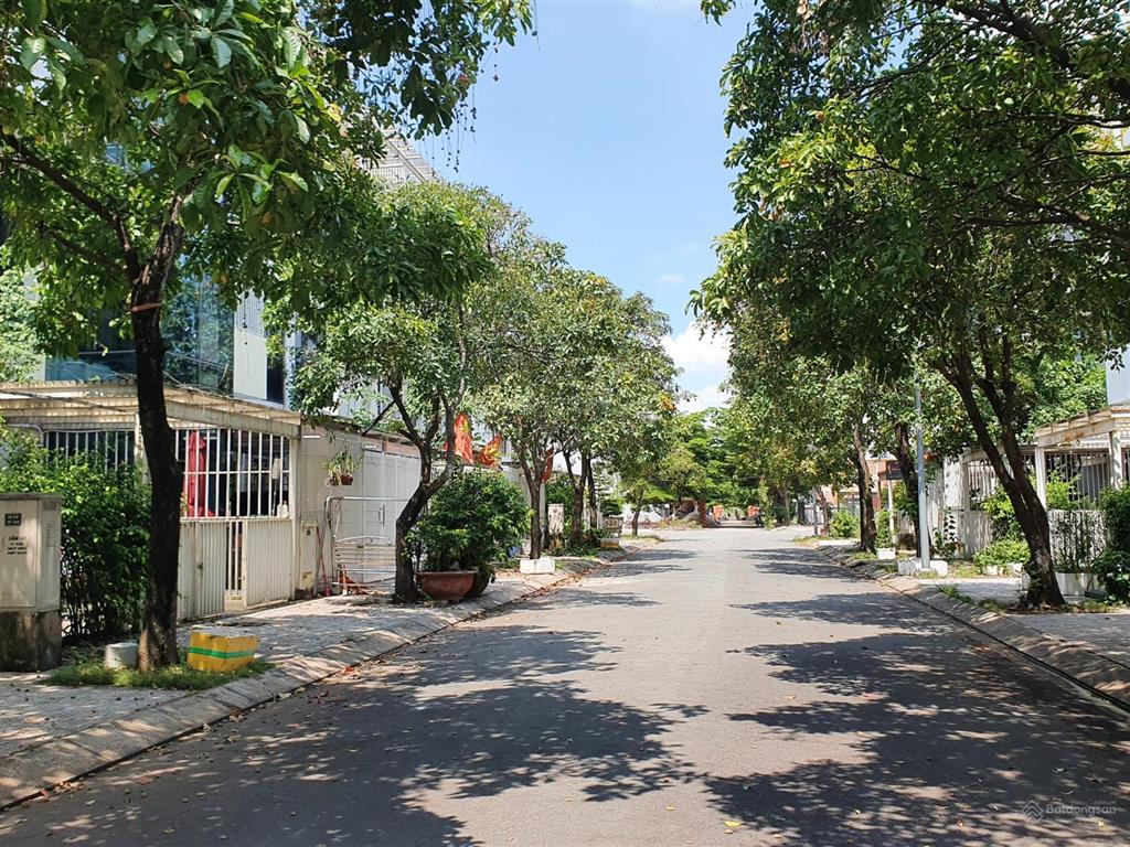 Bán đất biệt thự cát lái, dt 202.5m2 (ngang 10 mét), sổ vuông a4, đường rộng 12 mét, sổ đỏ sẵn