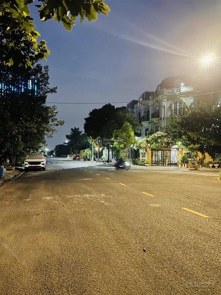 Bán nhà mặt tiền kinh doanh đường lớn 20 mét cát lái, dt ngang 7 mét, dòng tiền 600 triệu/năm