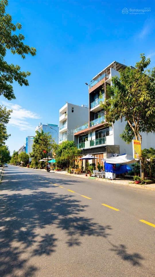 Bán nhà cát lái, 4 tầng, dt 7x17m, sổ hồng, mặt tiền đường lớn, chỉ 11 tỷ
