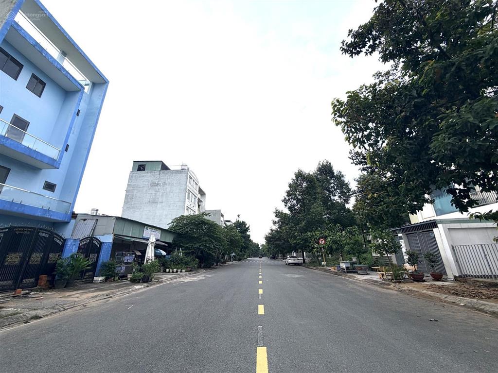Bán nhà mặt tiền đường 20m cát lái  5 tầng  119 m2  dòng tiền 600 triệu/năm