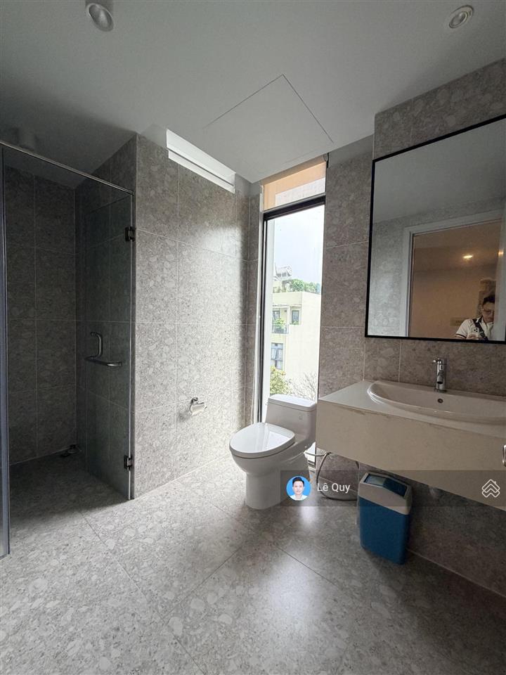 Bán nhà căn góc 2 mặt tiền cát lái, dt 10x17m, 4 tầng, đối diện trường thcs cát lái