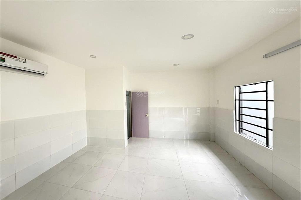 Cho thuê nhà nguyên căn 70m² gồm 1pk, 1pn,1 gác lửng, 2wc, bếp rộng rãi...