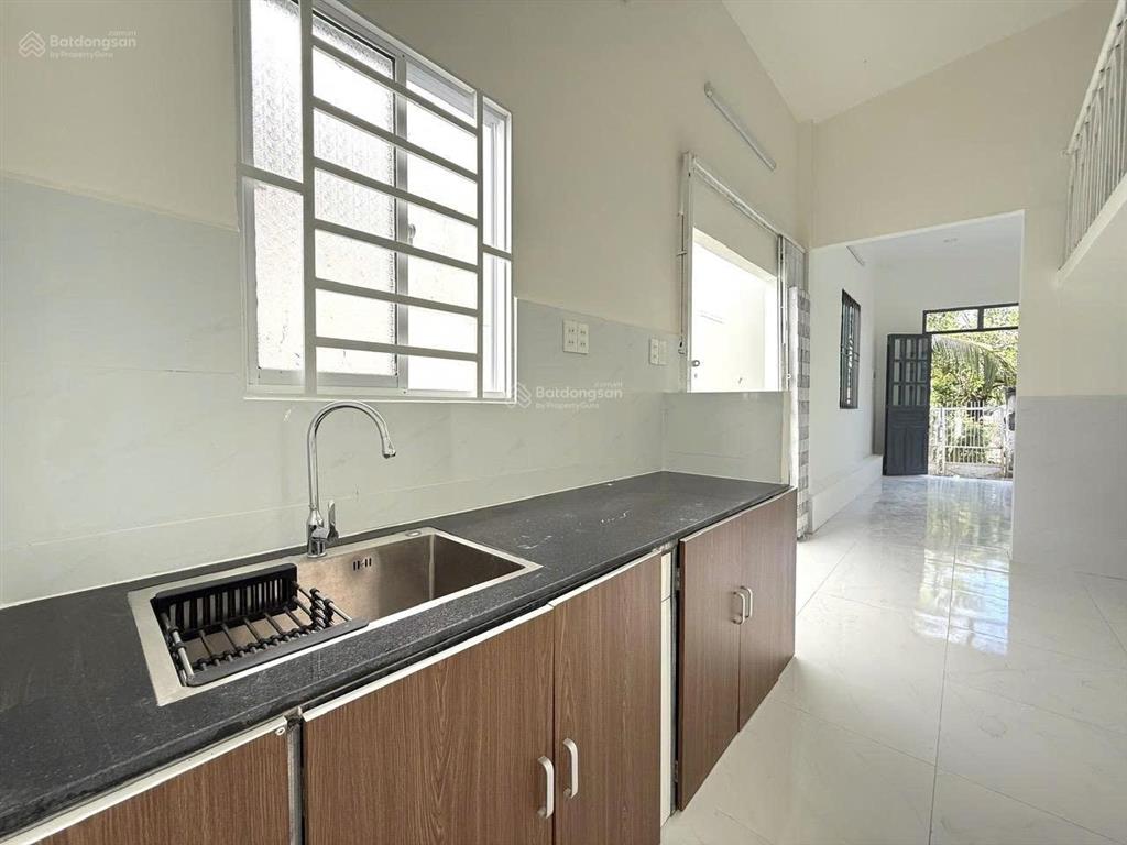 Cho thuê nhà nguyên căn 70m² gồm 1pk, 1pn,1 gác lửng, 2wc, bếp rộng rãi...