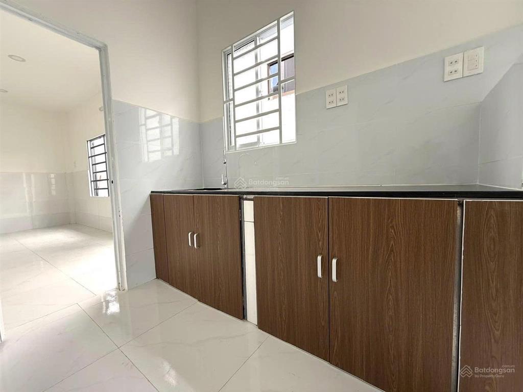 Cho thuê nhà nguyên căn 70m² gồm 1pk, 1pn,1 gác lửng, 2wc, bếp rộng rãi...