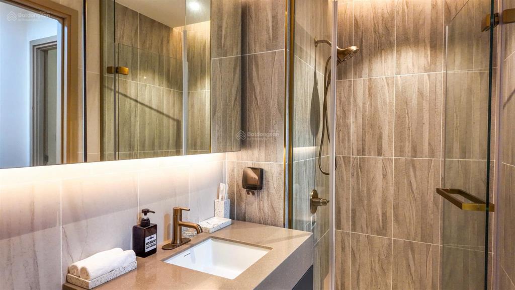 Bán 2pn 2wc, có ô đậu xe riêng, full nội thất nhà mới, tầng 19