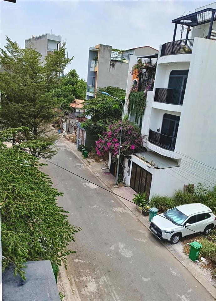 Nhà mới cho thuê 15tr /th , 2 mặt tiền trước sau , gần sông mát
