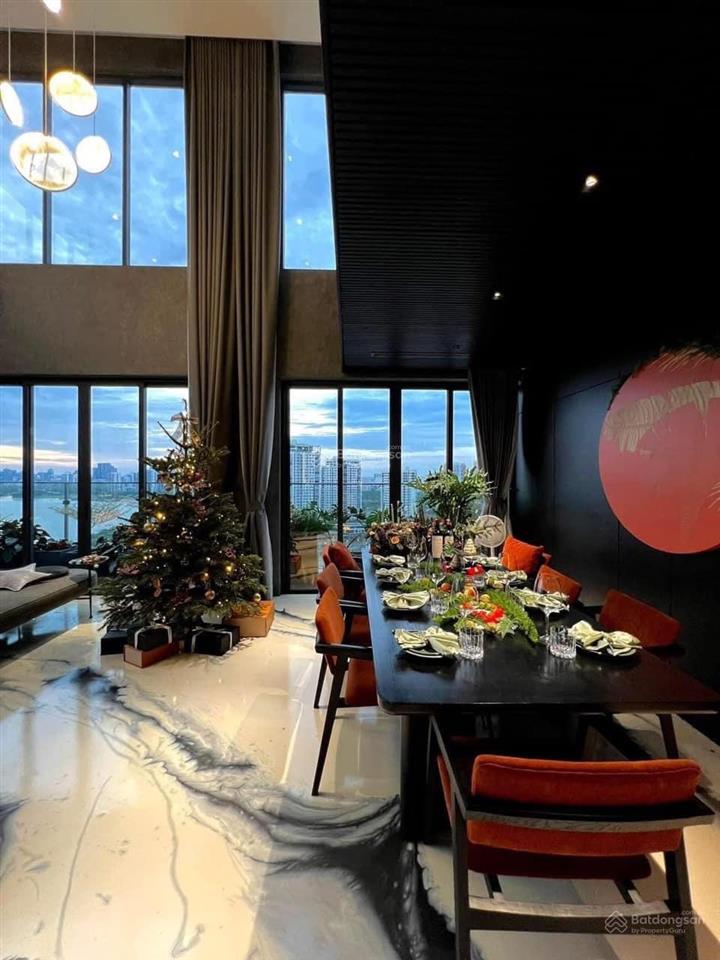 Bán căn hộ sẵn duplex 2 tầng 146m2 chỉ 8 tỷ/căn. định danh suất để xe ô tô 10 năm + 100 tr tiền mặt