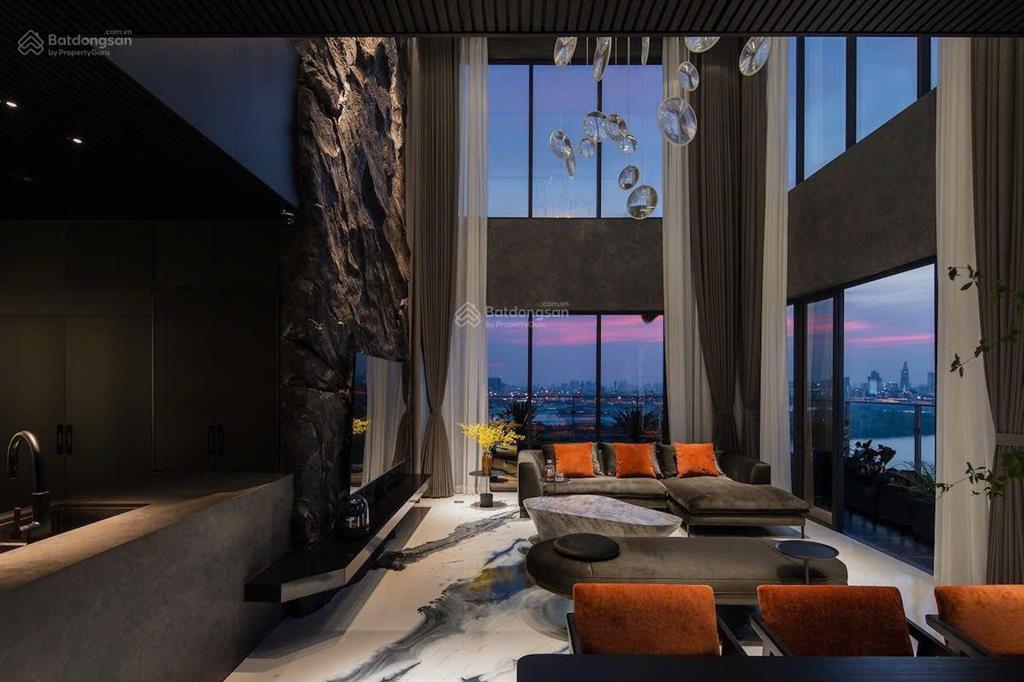 Bán căn hộ sẵn duplex 2 tầng 146m2 chỉ 8 tỷ/căn. định danh suất để xe ô tô 10 năm + 100 tr tiền mặt