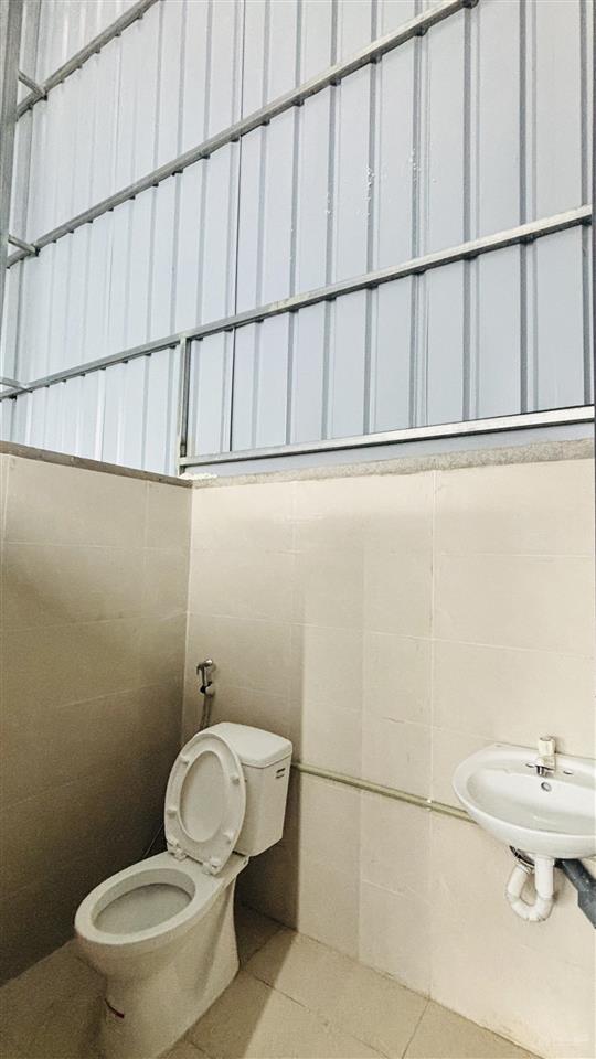 Cho thuê kho mới 120m2 cao 7,3m đường 8m . oto tải vào tận nơi