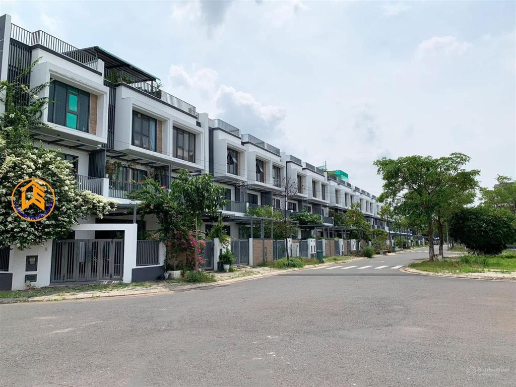 Bán nhà đông tăng long đã hoàn thiện, view công viên chỉ 7,7 tỷ, nhà đất lê sanh rõ ràng giá đúng