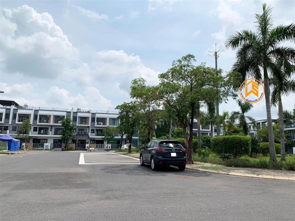Bán nhà đông tăng long đã hoàn thiện, view công viên chỉ 7,7 tỷ, nhà đất lê sanh rõ ràng giá đúng