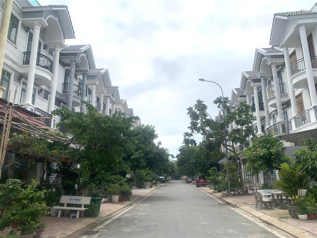 Bán nhà centana điền phúc thành q9 full nt chỉ 8,2 tỷ, nhà đất lê sanh cam kết giá đúng