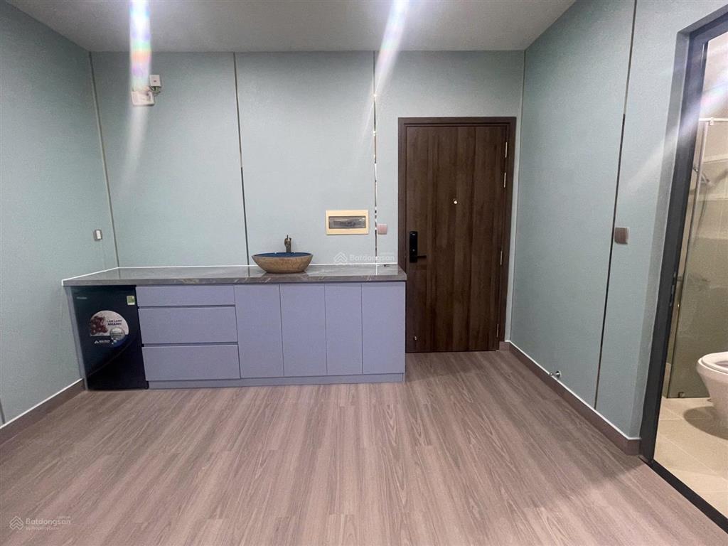 Cần sang nhượng ch officetell q7 boulevard (40m2) full nội thất. giá chỉ 2.150 tỷ.