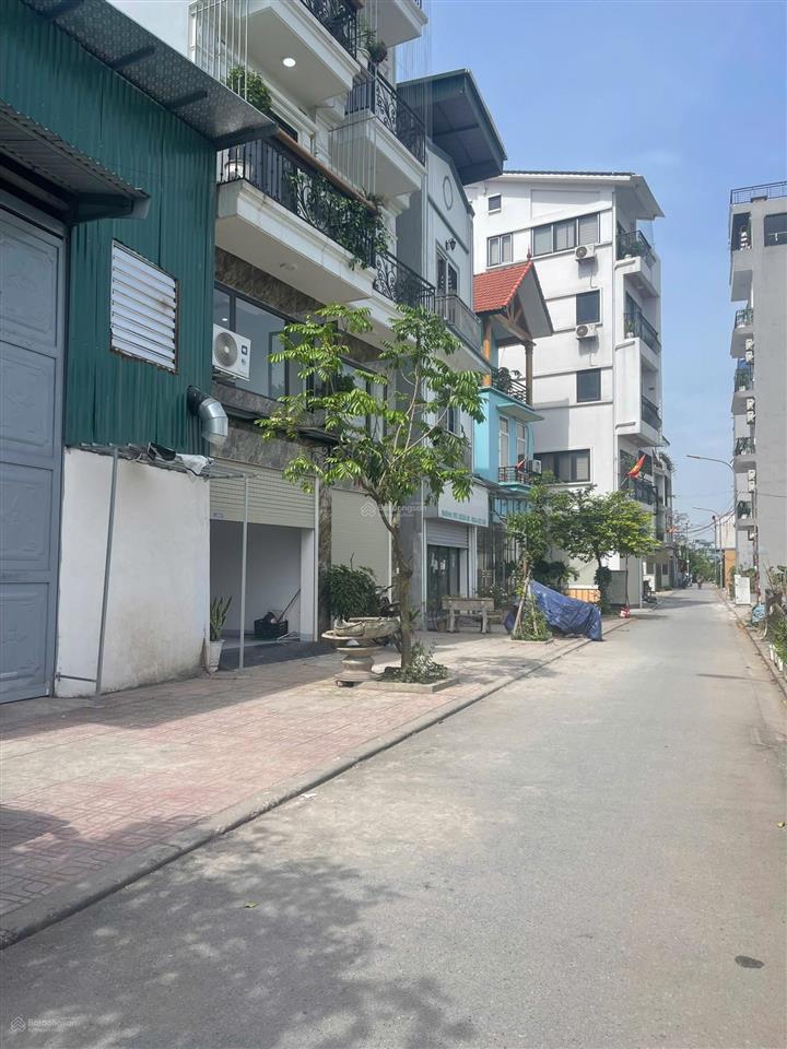 Bán hoặc đổi nhà 35m 7 tầng oto tránh, đối diện hồ cự khối long biên, đổi nhà cầu giấy tương đương