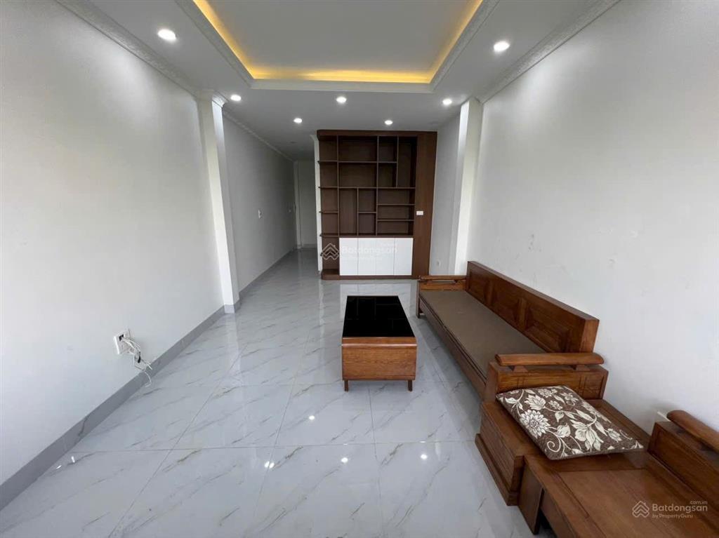 Bán hoặc đổi nhà 35m 7 tầng oto tránh, đối diện hồ cự khối long biên, đổi nhà cầu giấy tương đương