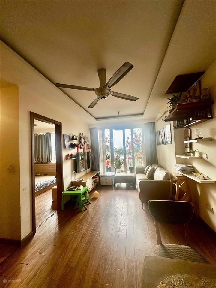 Chính chủ cần bán căn hộ 2 ngủ gemek 2, ban công đông nam tầng trung