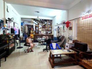 Bán nhà 3 tầng đường bàu năng 11, đối diện công viên, chủ nhà xây rất tâm huyết, dt 100m2, ngang 5m