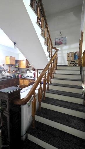 Bán nhà 3 tầng đường bàu năng 11, đối diện công viên, chủ nhà xây rất tâm huyết, dt 100m2, ngang 5m