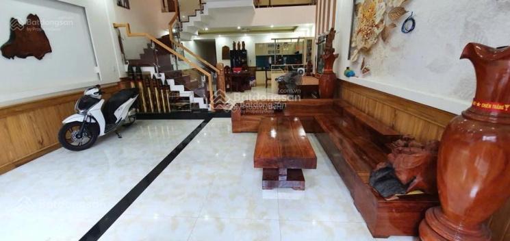 Bán villa 2 tầng phố dương đình nghệ, dt 120m, ngang 6m25, chỉ vài phút đi bộ đến biển, giá 20tỷ tl