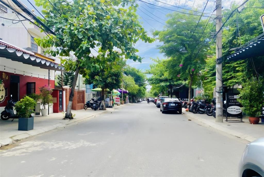 Bán biệt thự mt lưu quang thuận, dt lớn 645m hiếm có, cách trục hồ xuân hương 30m, ngay biển mỹ khê