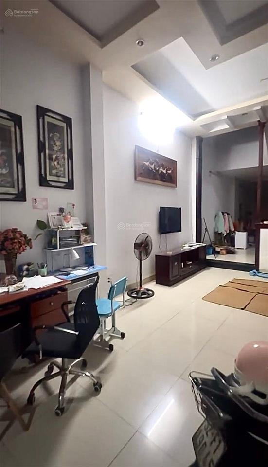 Bán nhà 3 tầng mt đường nguyễn hữu dật, dt 102m2, ngang 5m, ngay trục lớn 30/4, hiện giá rất tốt