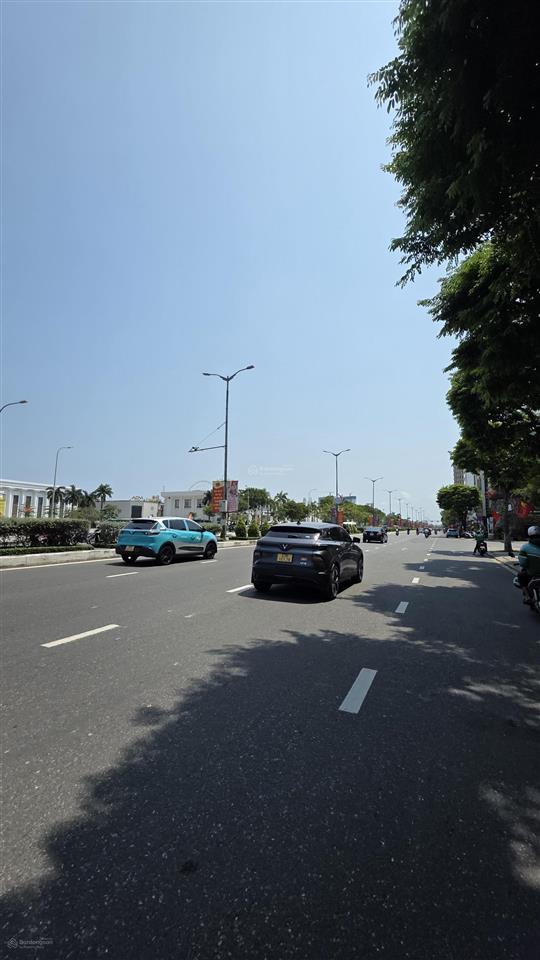 Bán cặp đất hiếm mặt tiền đường 2 tháng 9  lô đôi 250m2, ngang 10m. ngay dãy nhà hàng tiệc cưới đn