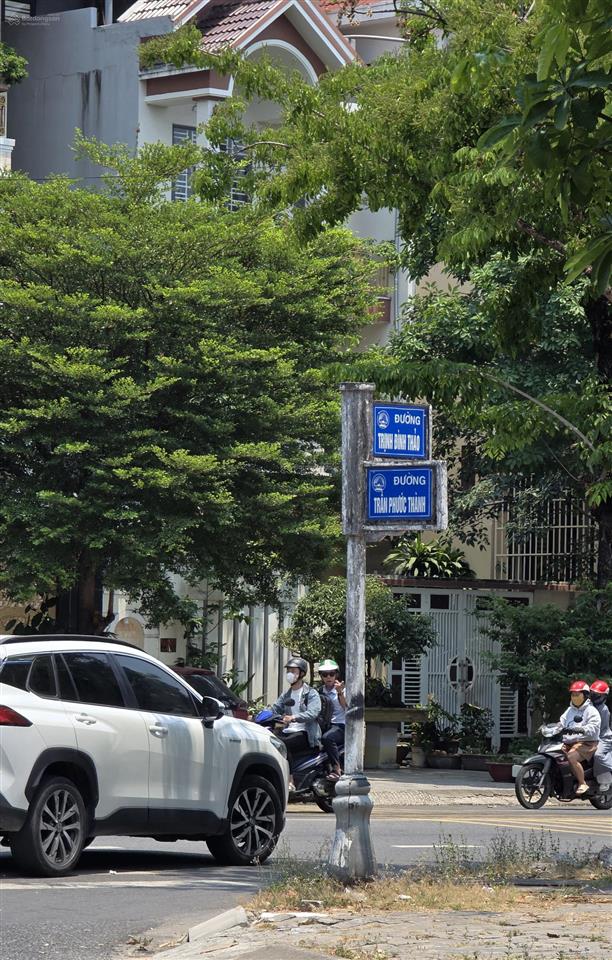 Bán nhà 2 tầng lô góc 2 mt đường trần phước thành, dt 150m, ngang 7,6m. gần đại học kiến trúc  đn