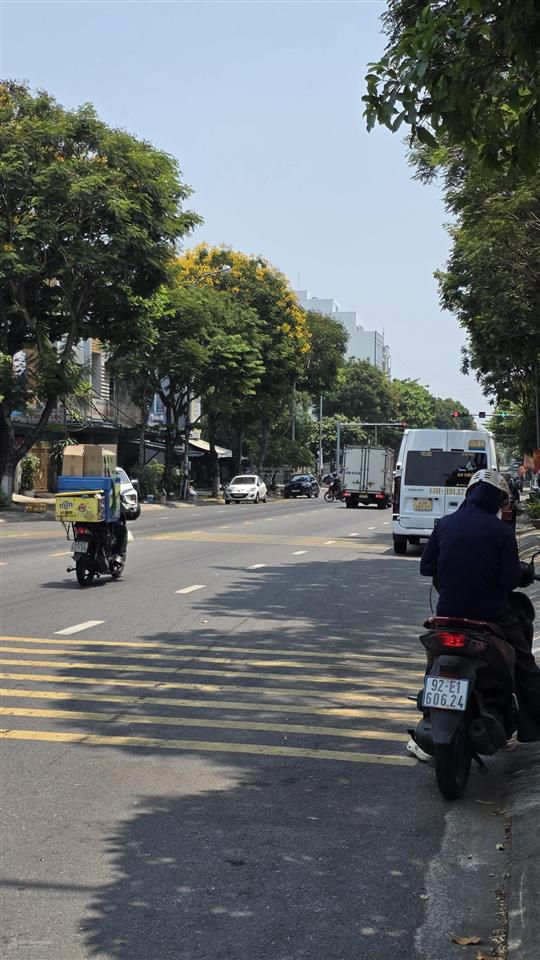 Bán nhà 2 tầng lô góc 2 mt đường trần phước thành, dt 150m, ngang 7,6m. gần đại học kiến trúc  đn