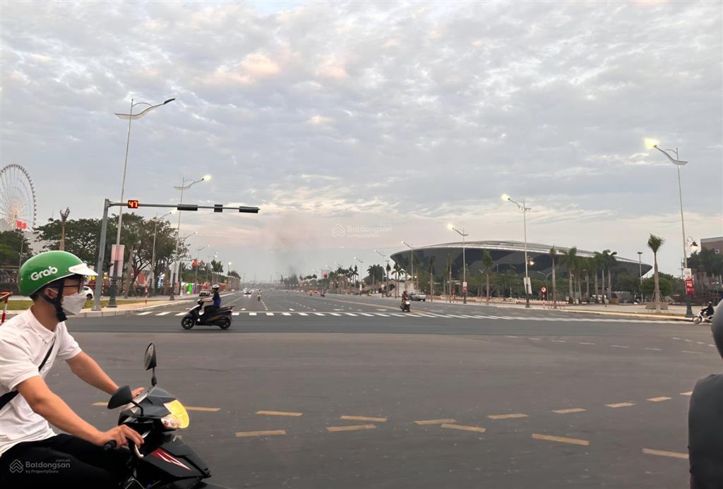 Bán đất lô góc mặt tiền trục lớn 2 tháng 9, dt 128m2, ngang 6,4m. gần cầu rồng, view công viên apec