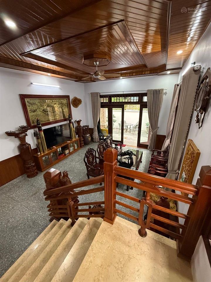 Bán villa sân vườn mt đường nước mặn 2, dt 285m, ngang 15m. vị trí đắc địa nhất khu nam việt á