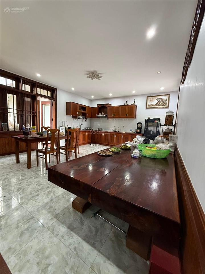 Bán villa sân vườn mt đường nước mặn 2, dt 285m, ngang 15m. vị trí đắc địa nhất khu nam việt á