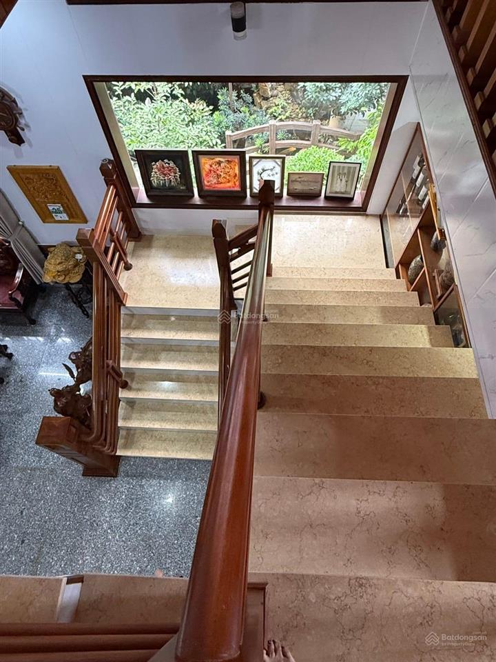 Bán villa sân vườn mt đường nước mặn 2, dt 285m, ngang 15m. vị trí đắc địa nhất khu nam việt á