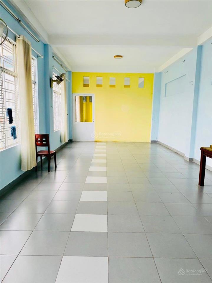 Bán trung tâm dạy học 5 tầng mt núi thành, dt 198m, ngang 4,4m nở hậu 15m kẹp kiệt sau thông thoáng