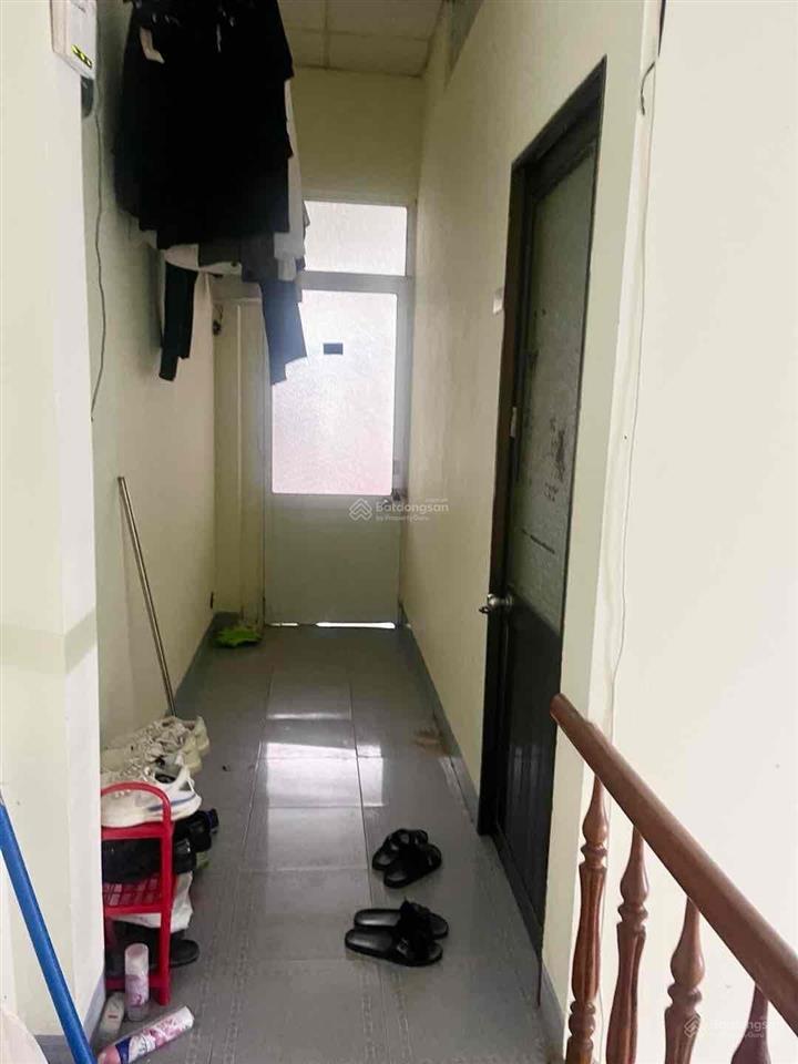 Bán nhà 2 tầng mt đường hồ nguyên trừng, dt 90m, ngang 4,5m. ngay trục lớn núi thành & chợ đầu mối
