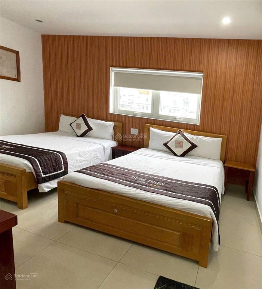Bán khách sạn 7 tầng mt đường tôn thất đạm, dt 180m2, ngang 9m. ngay biển gồm 23p, và thang máy xịn