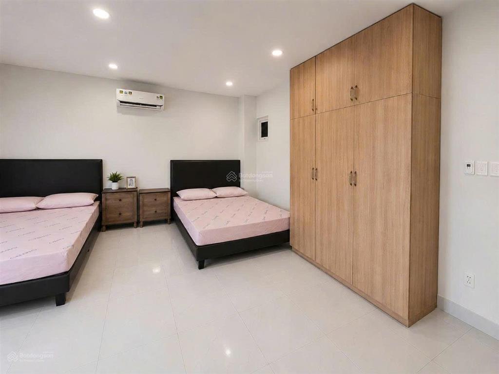 Cho thuê nhà phố trung tâm nguyên căn 5 phòng ngủ full nội thất giá gốc chính chủ