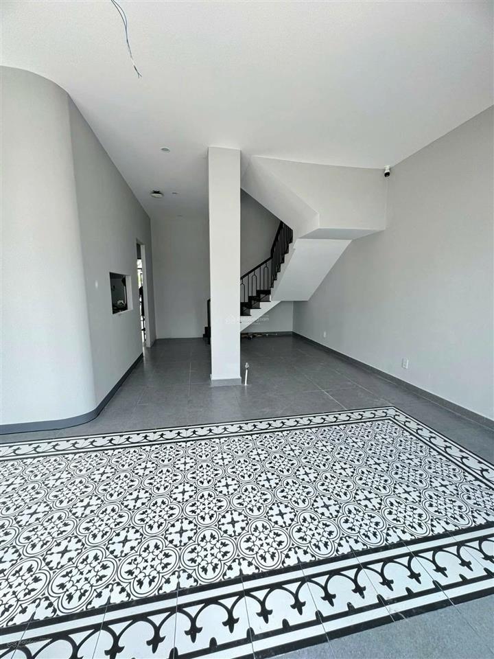 Cho thuê nhà căn góc mặt tiền bùi thị xuân ngang 8.5m x 19m rộng rãi ở gia đình giá 40tr!