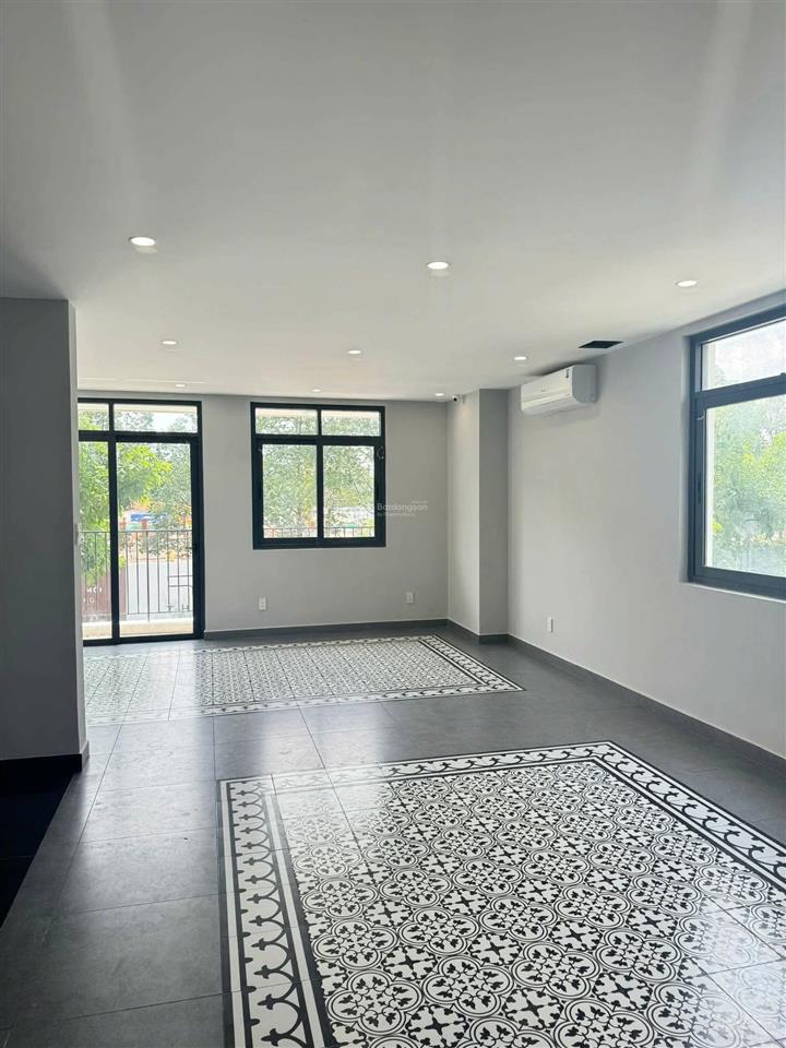 Cho thuê nhà căn góc mặt tiền bùi thị xuân ngang 8.5m x 19m rộng rãi ở gia đình giá 40tr!